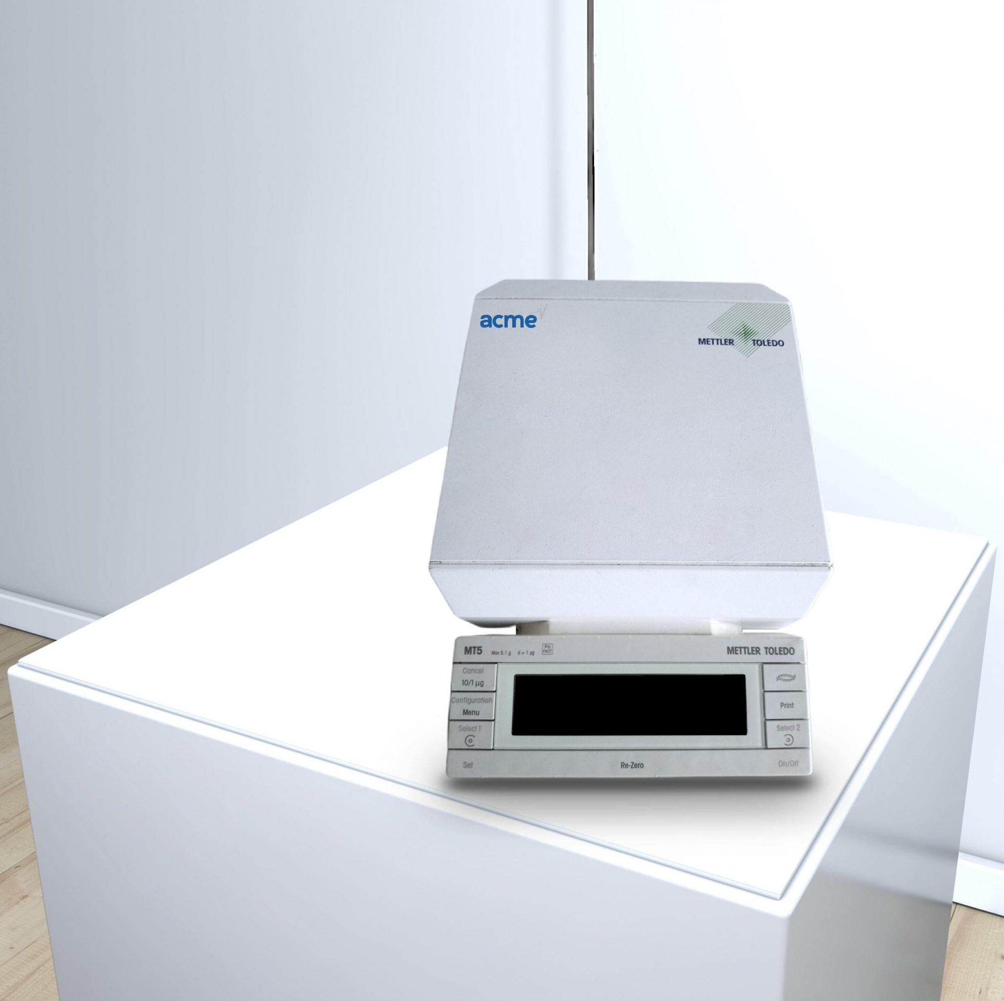 Mettler Toledo MT5 Microbalance 5.100000g FOR SALE Mettler Toledo MT5 Microbalance 5.100000g FOR SALE